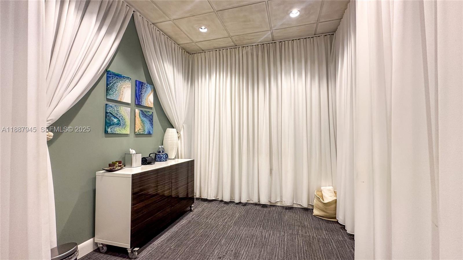 3801 Collins Ave # 1502