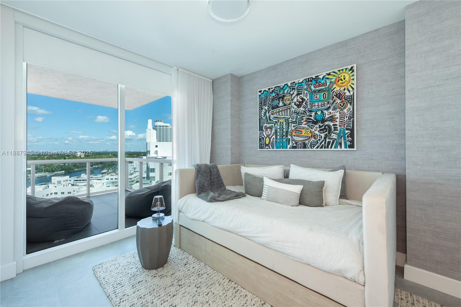 3801 Collins Ave # 1502