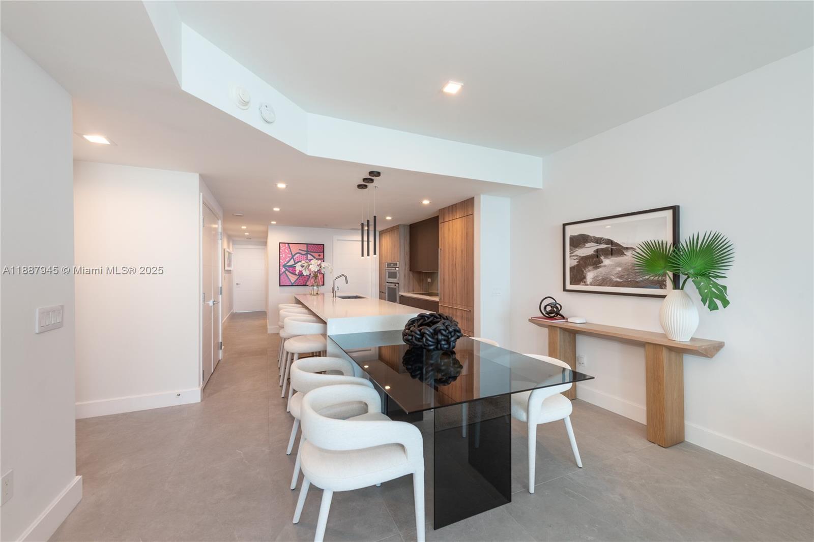 3801 Collins Ave # 1502
