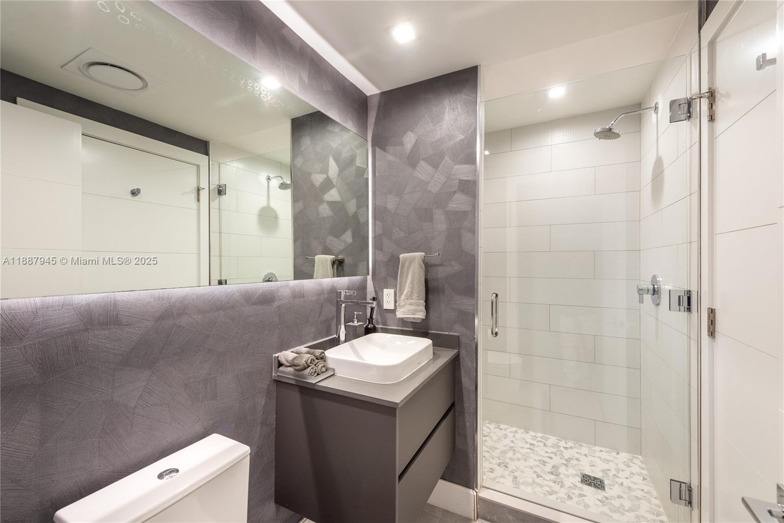 3801 Collins Ave # 1502