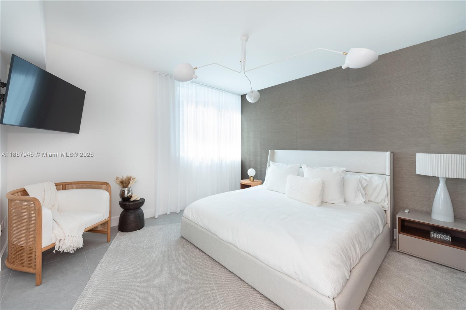 3801 Collins Ave # 1502