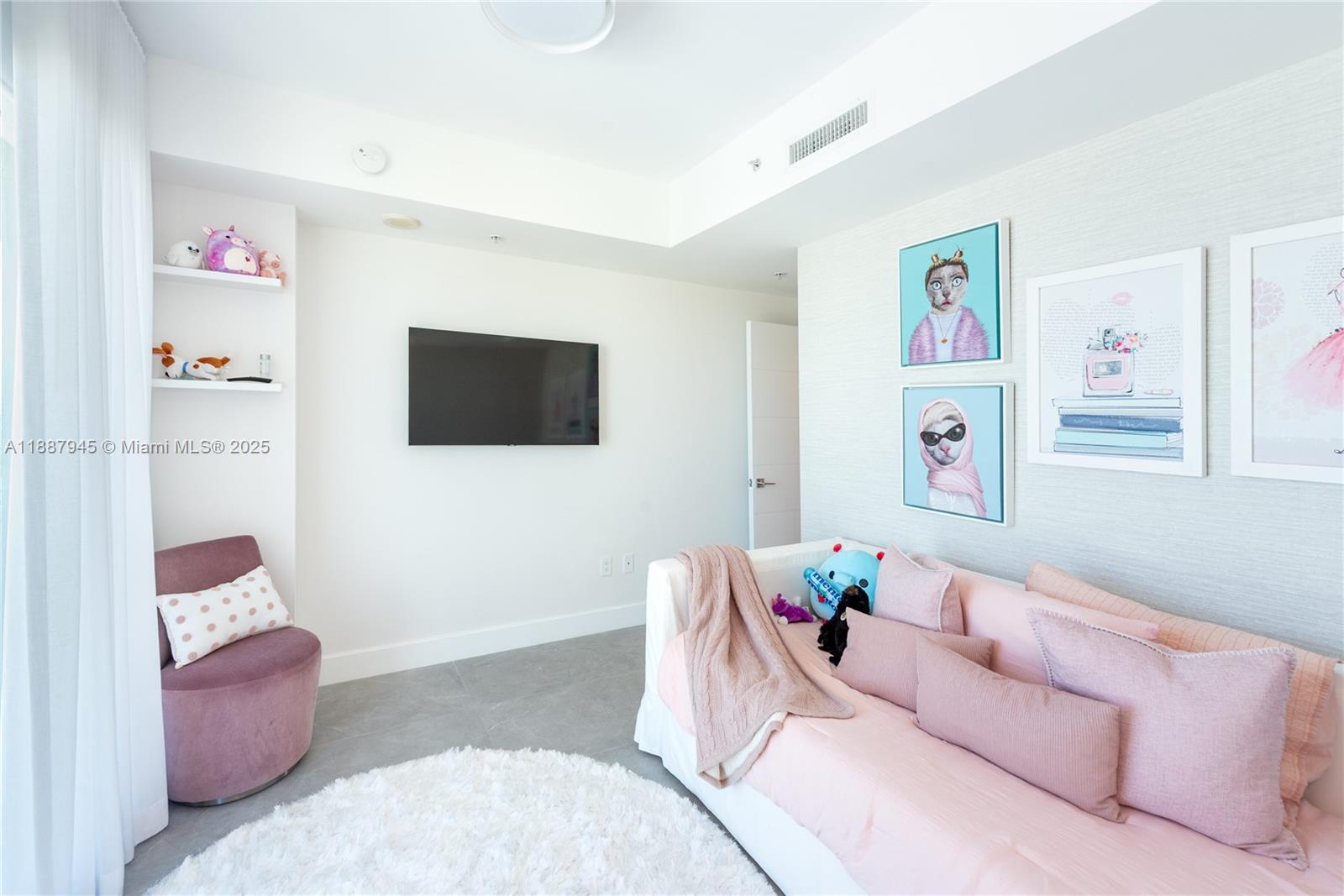 3801 Collins Ave # 1502