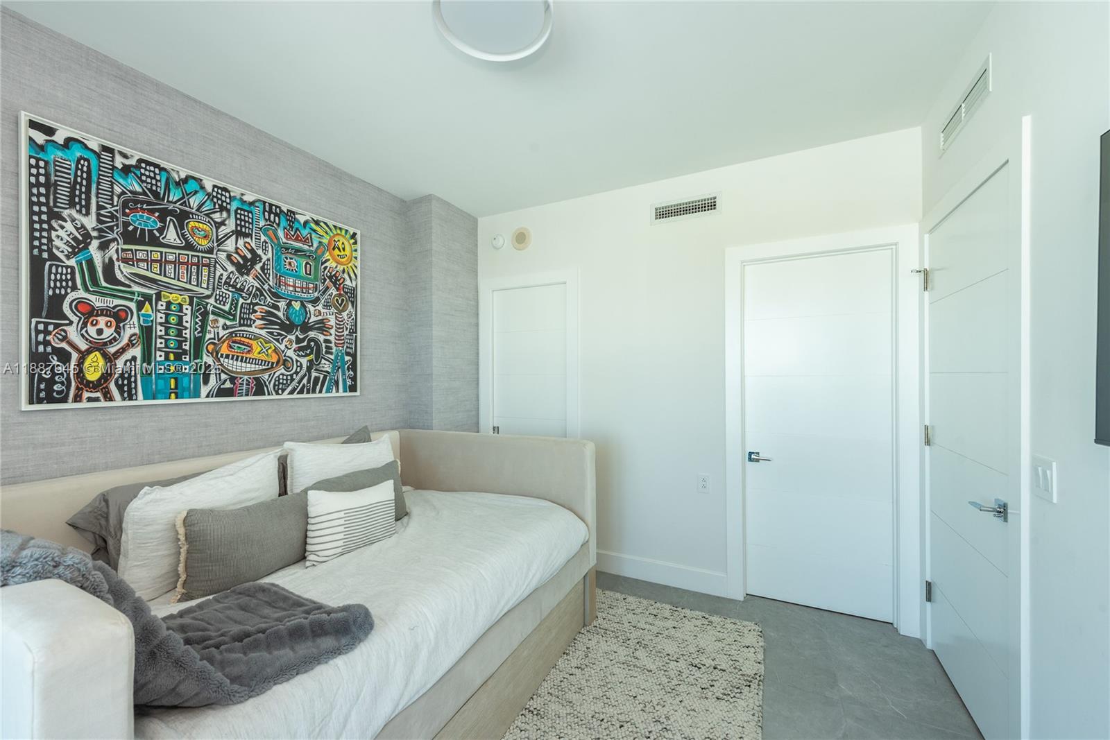3801 Collins Ave # 1502