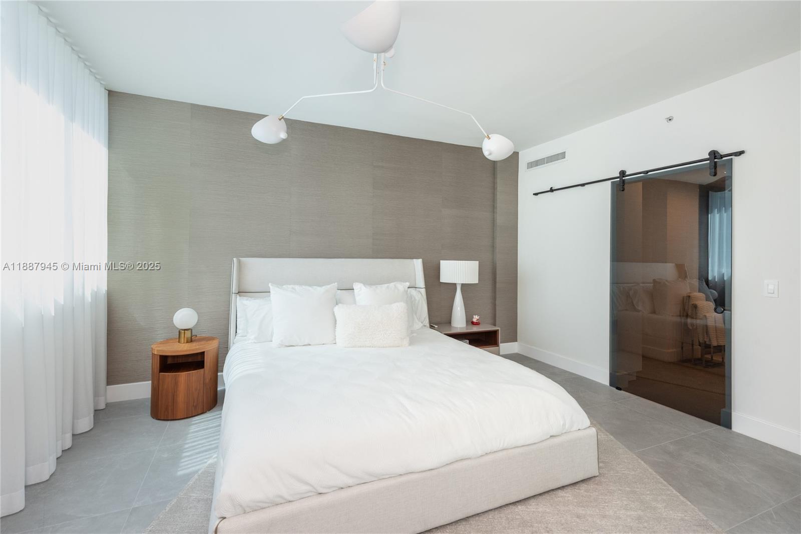 3801 Collins Ave # 1502