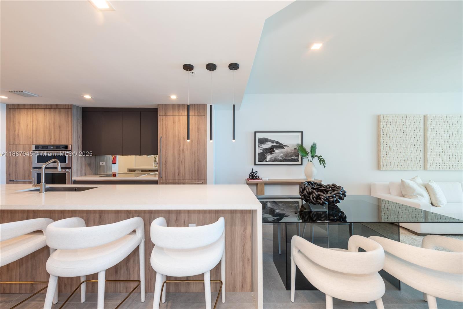 3801 Collins Ave # 1502