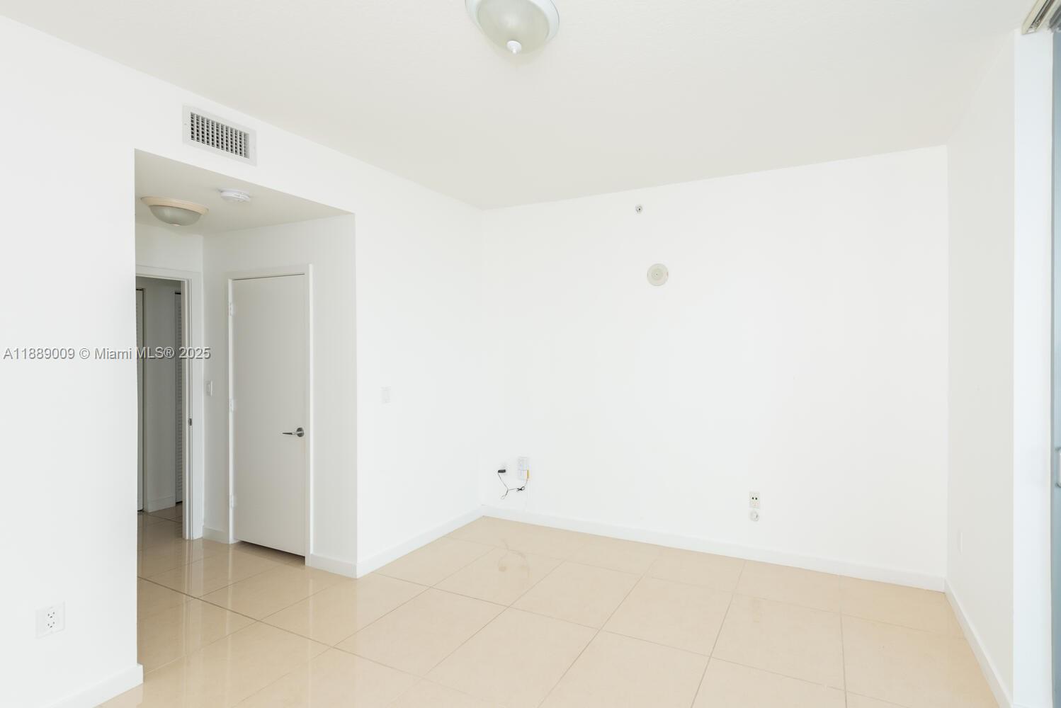 79 SW 12th St Unit: 2605-S