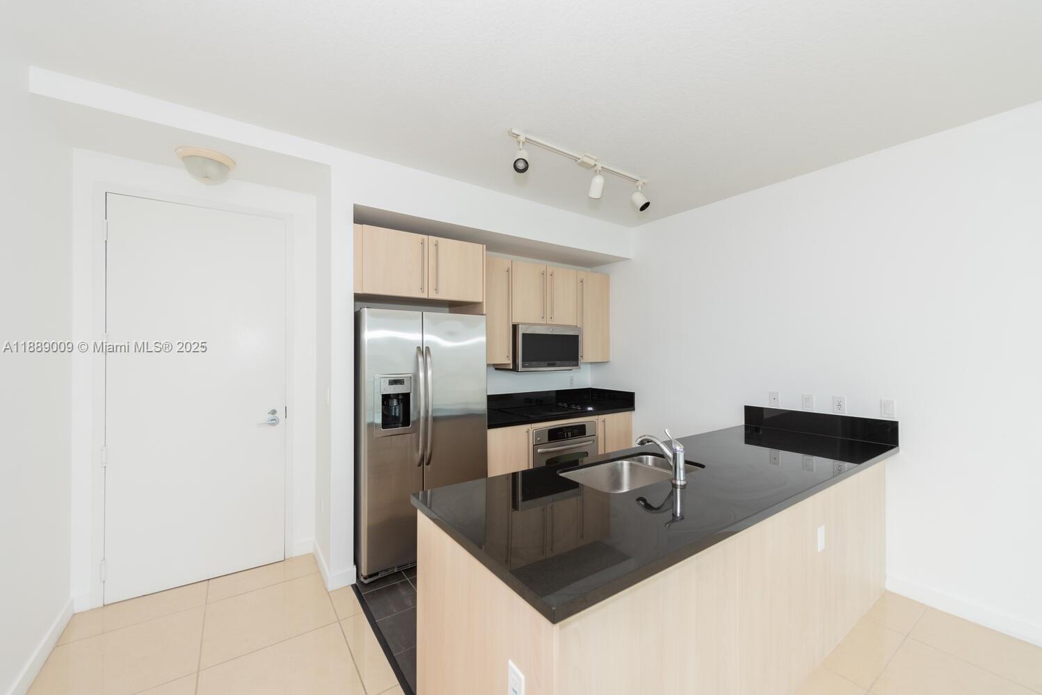 79 SW 12th St Unit: 2605-S