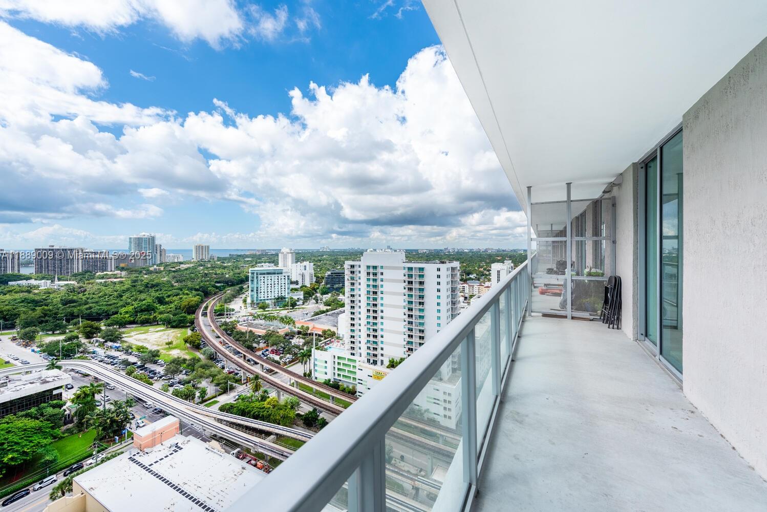 79 SW 12th St Unit: 2605-S