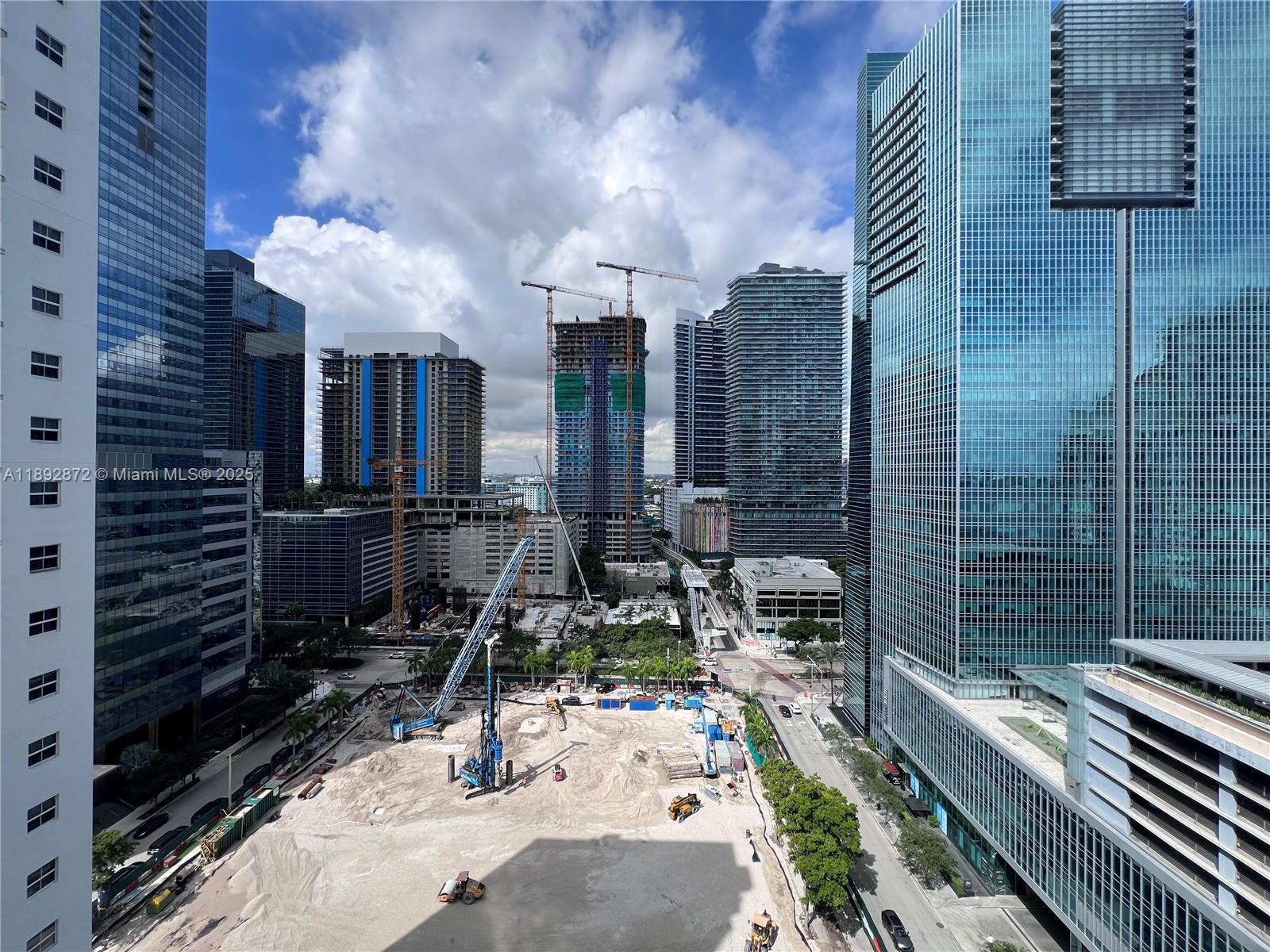 170 SE 14th St # 2107