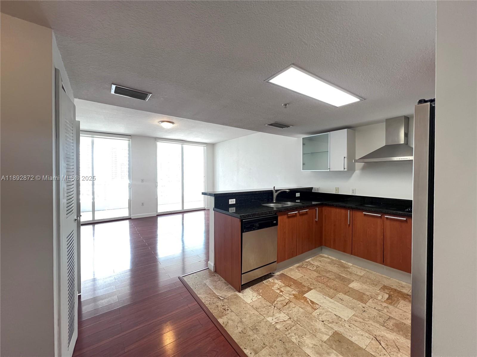 170 SE 14th St # 2107