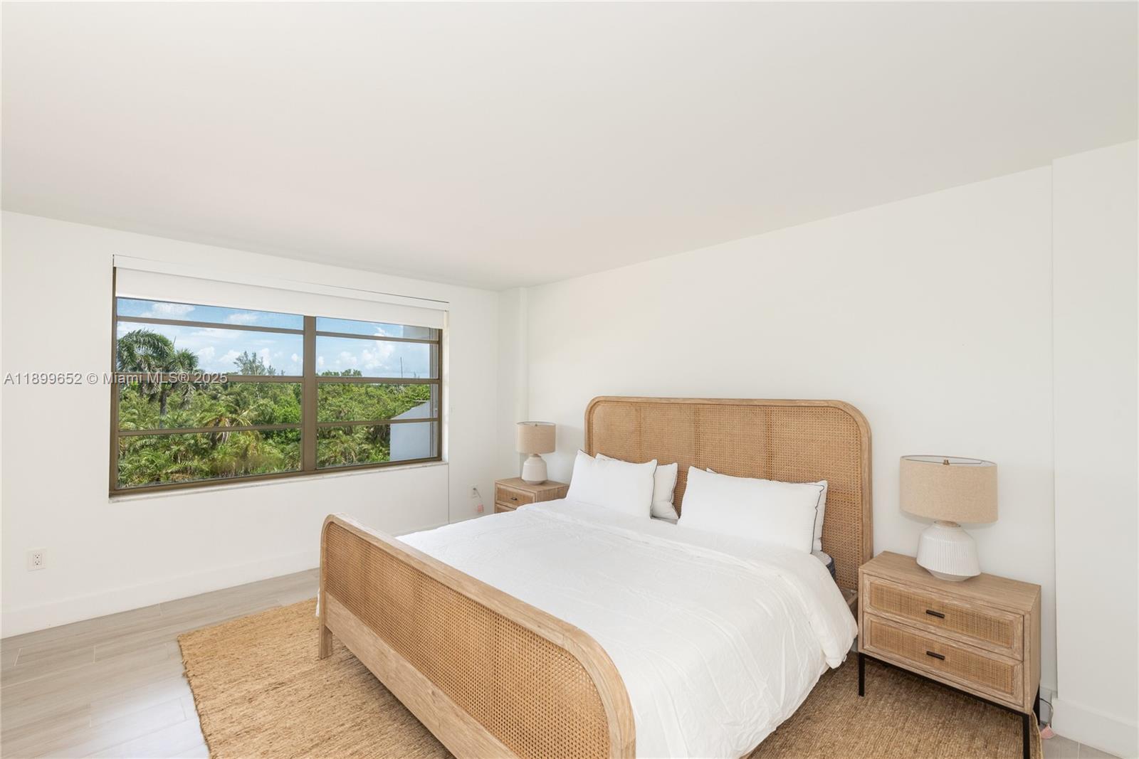 155 Ocean Lane Dr # 404