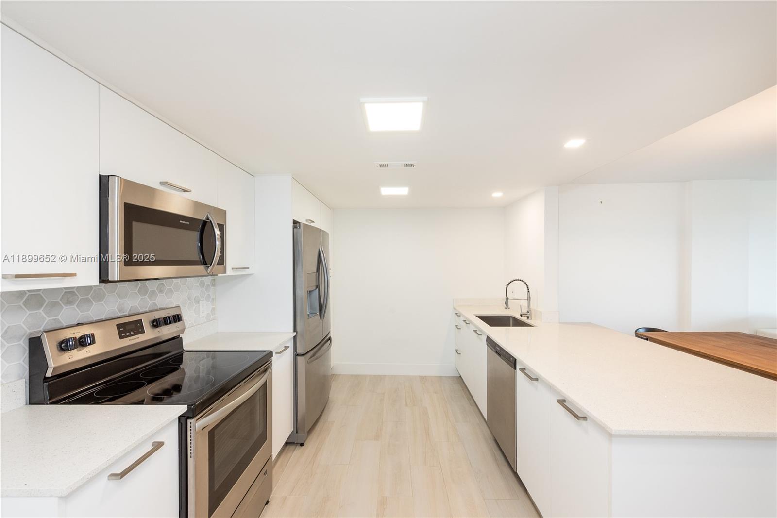 155 Ocean Lane Dr # 404