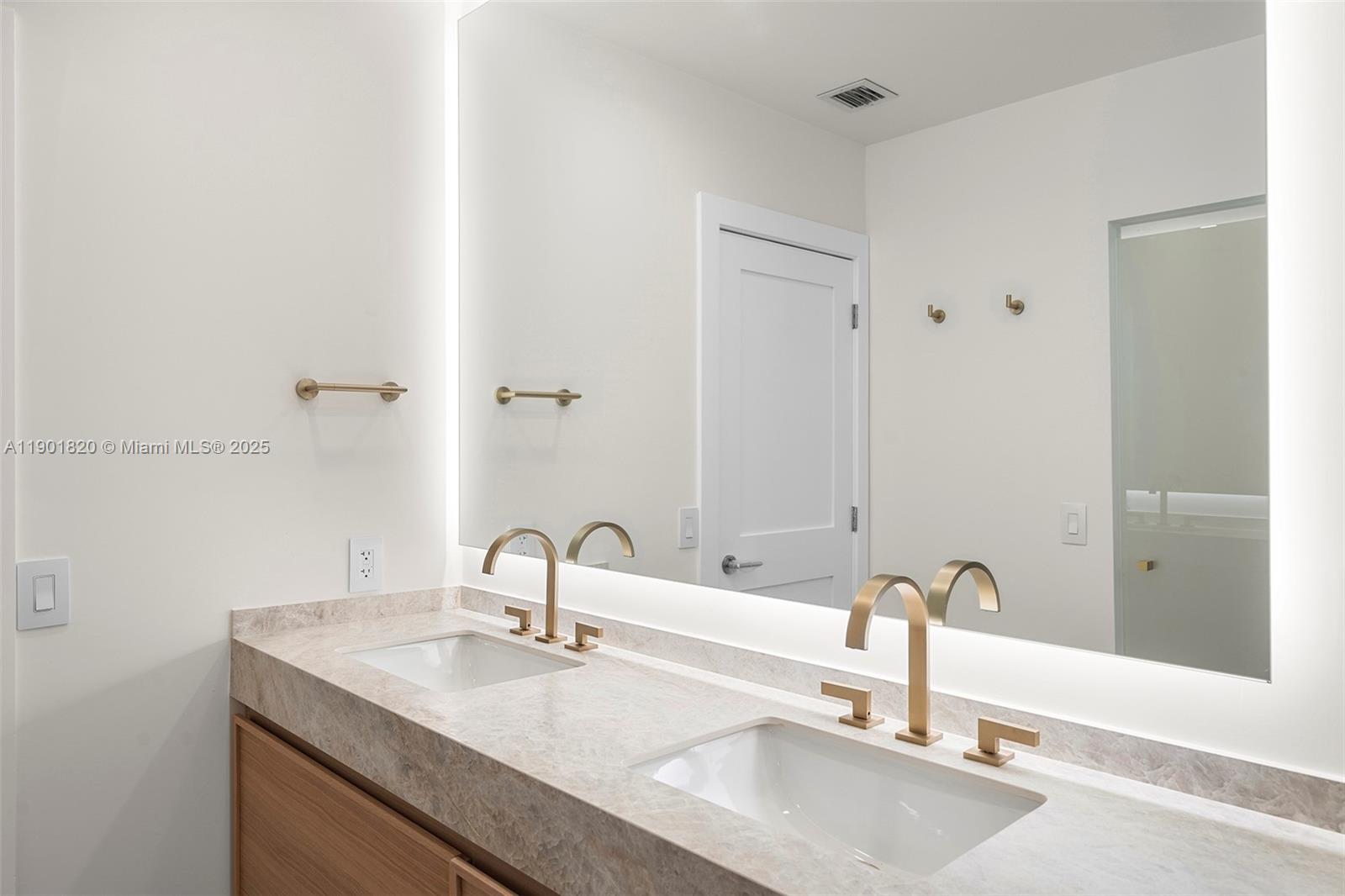 10945 SW 75th Ct, Pinecrest