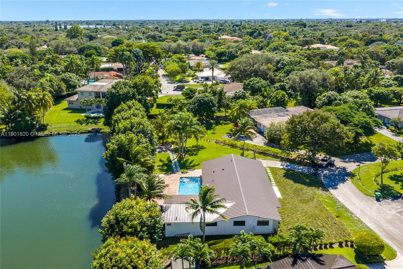 10945 SW 75th Ct, Pinecrest