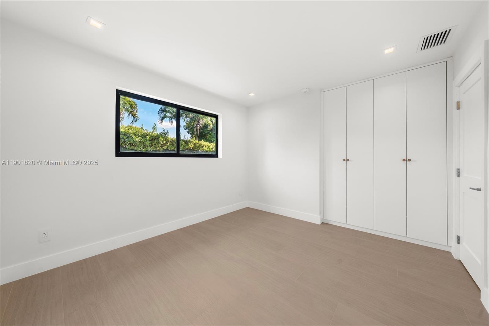 10945 SW 75th Ct, Pinecrest