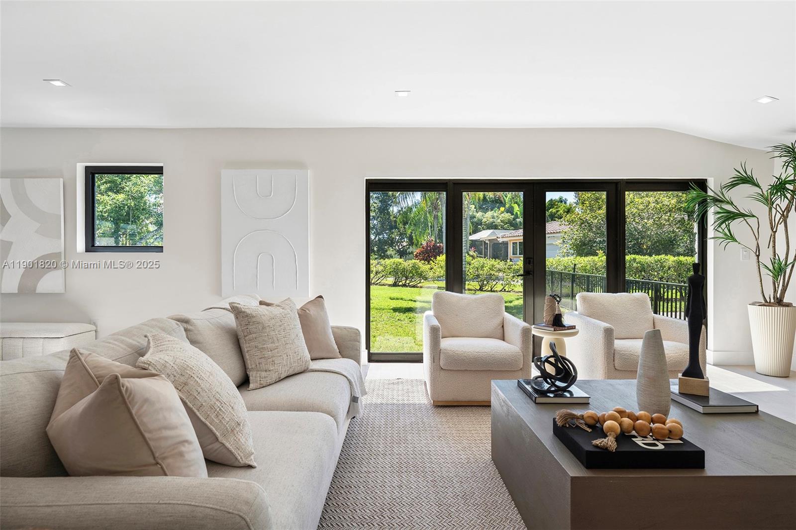 10945 SW 75th Ct, Pinecrest