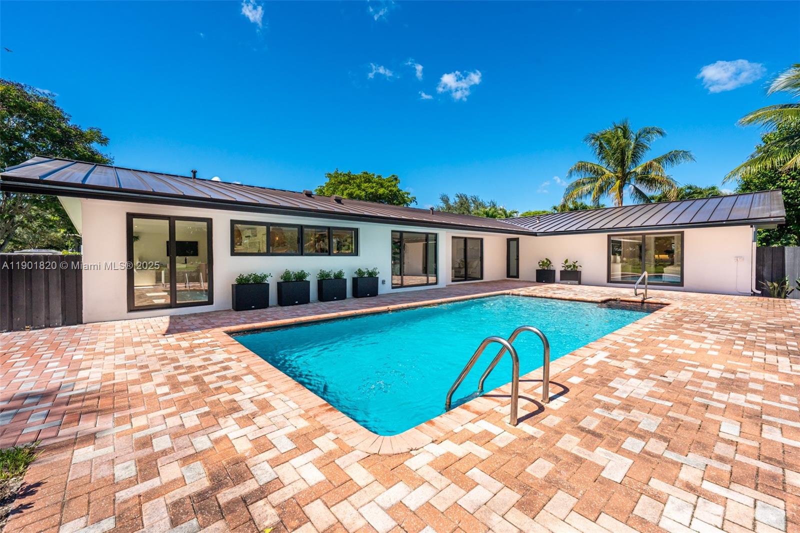 10945 SW 75th Ct, Pinecrest