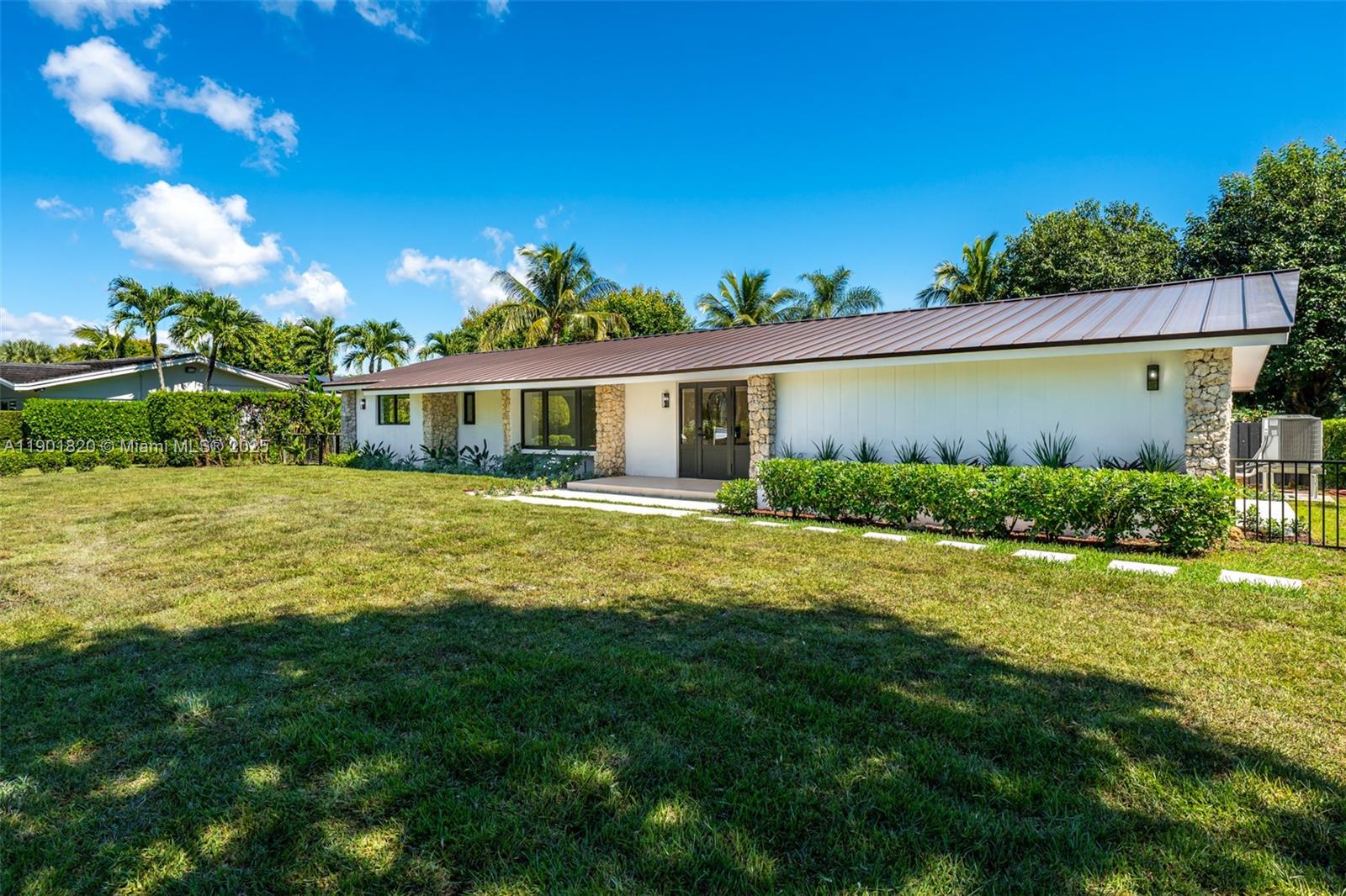 10945 SW 75th Ct, Pinecrest