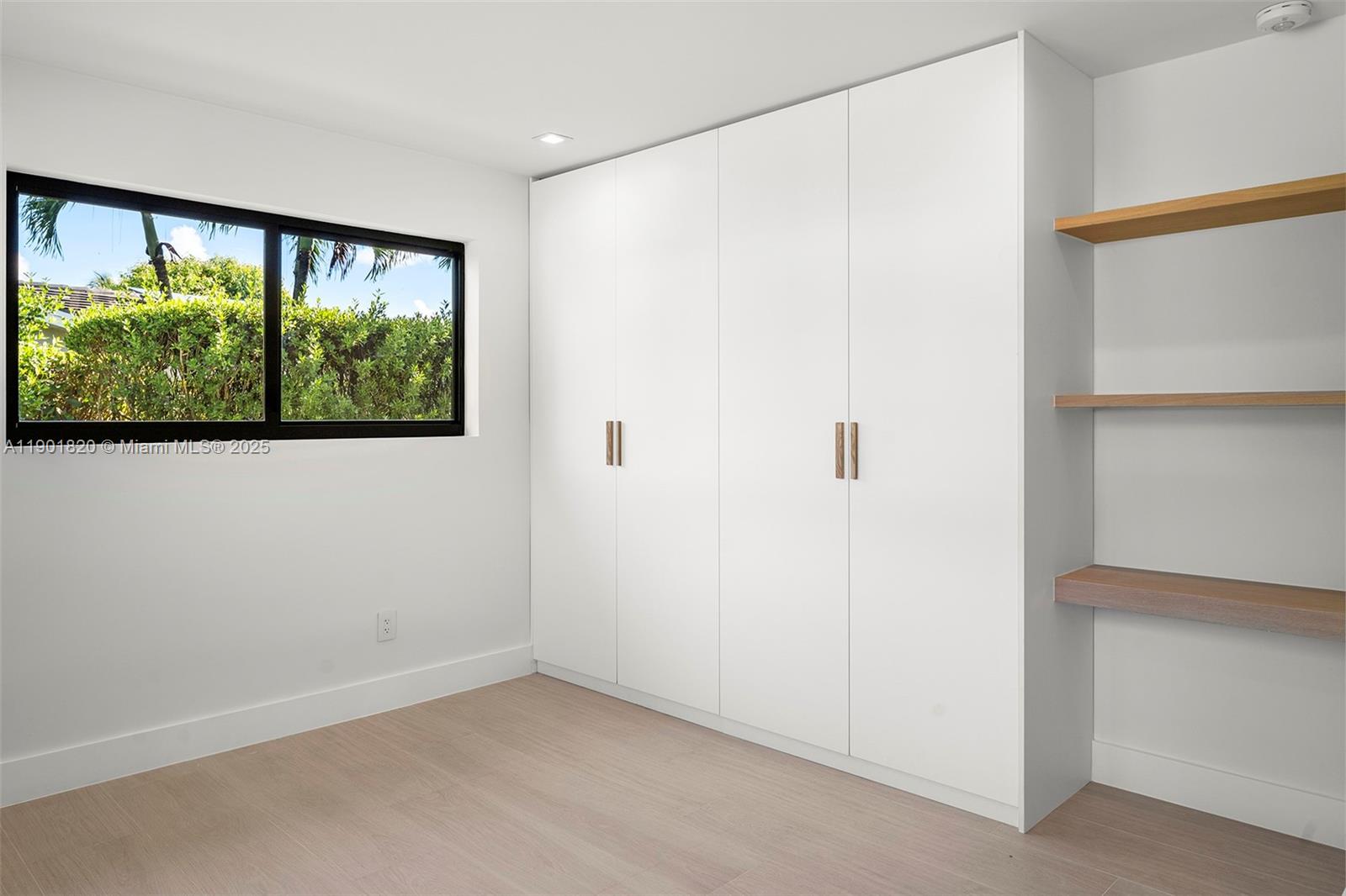 10945 SW 75th Ct, Pinecrest