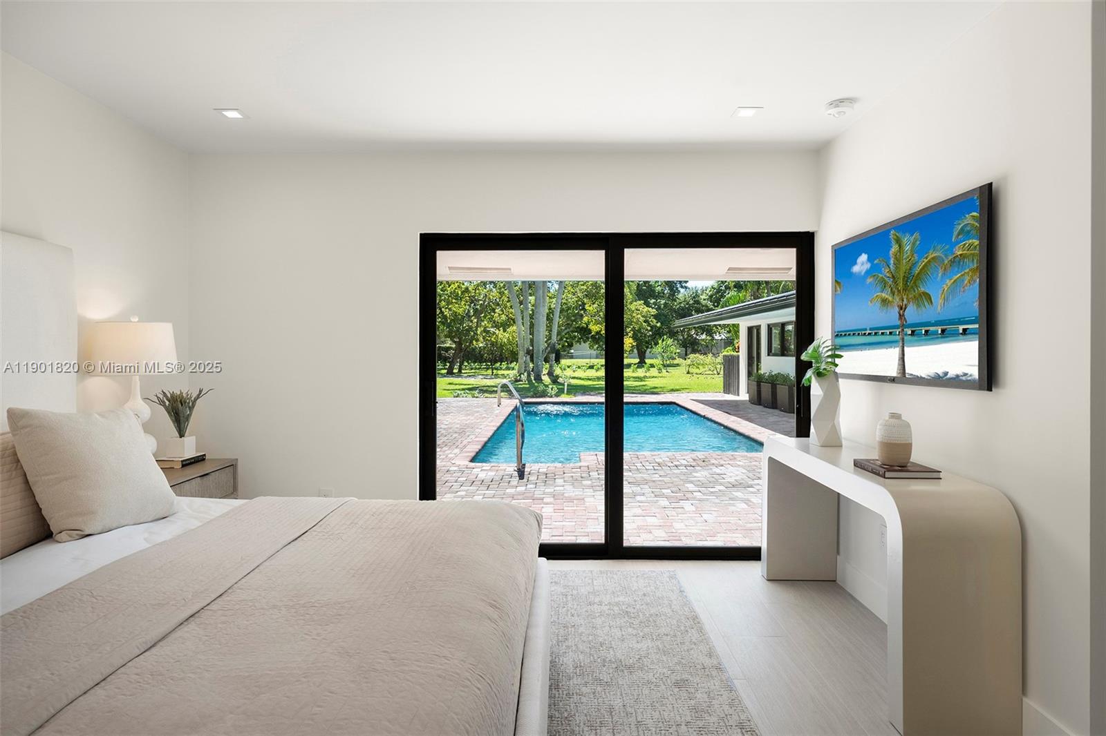 10945 SW 75th Ct, Pinecrest