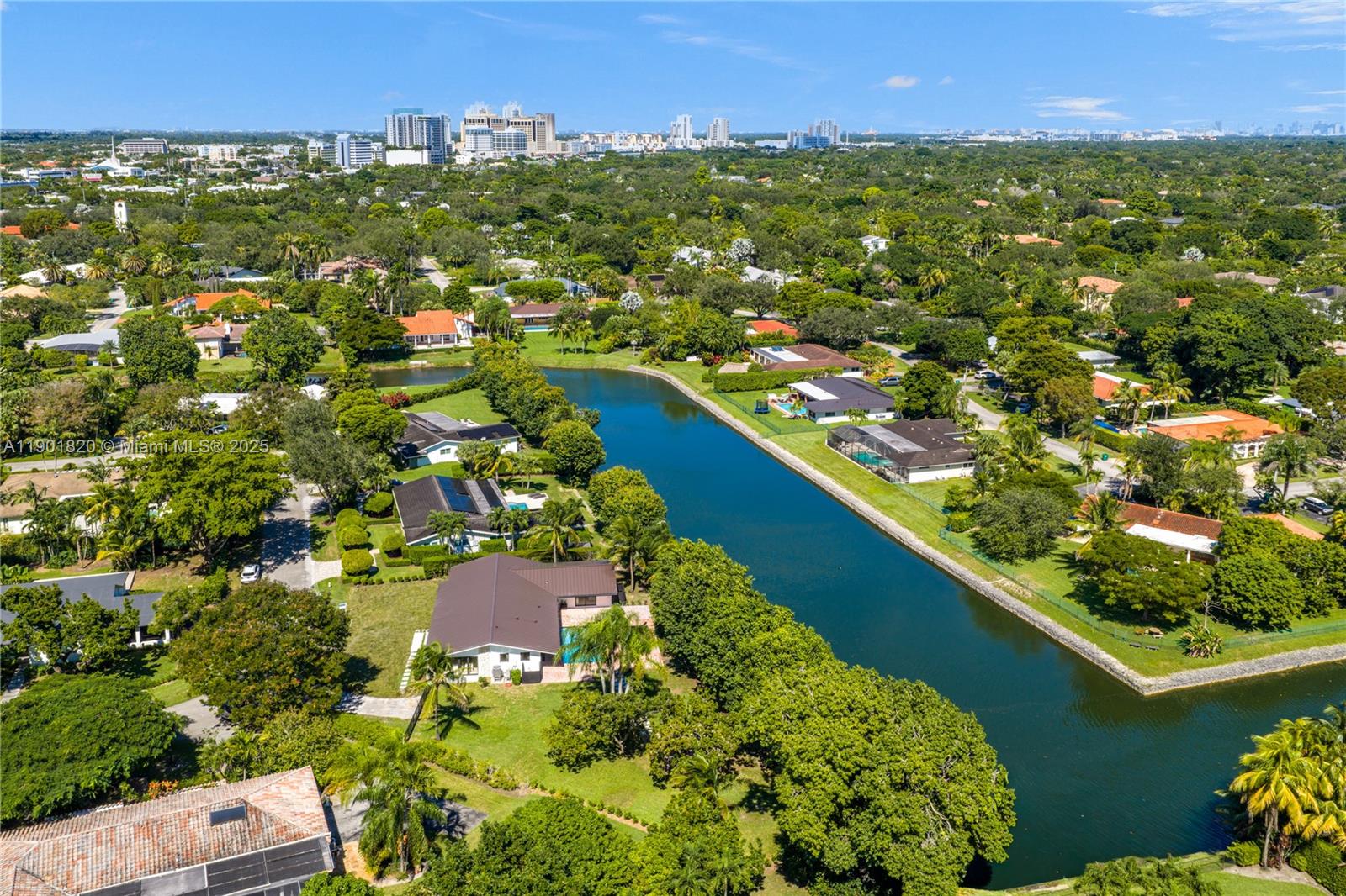 10945 SW 75th Ct, Pinecrest