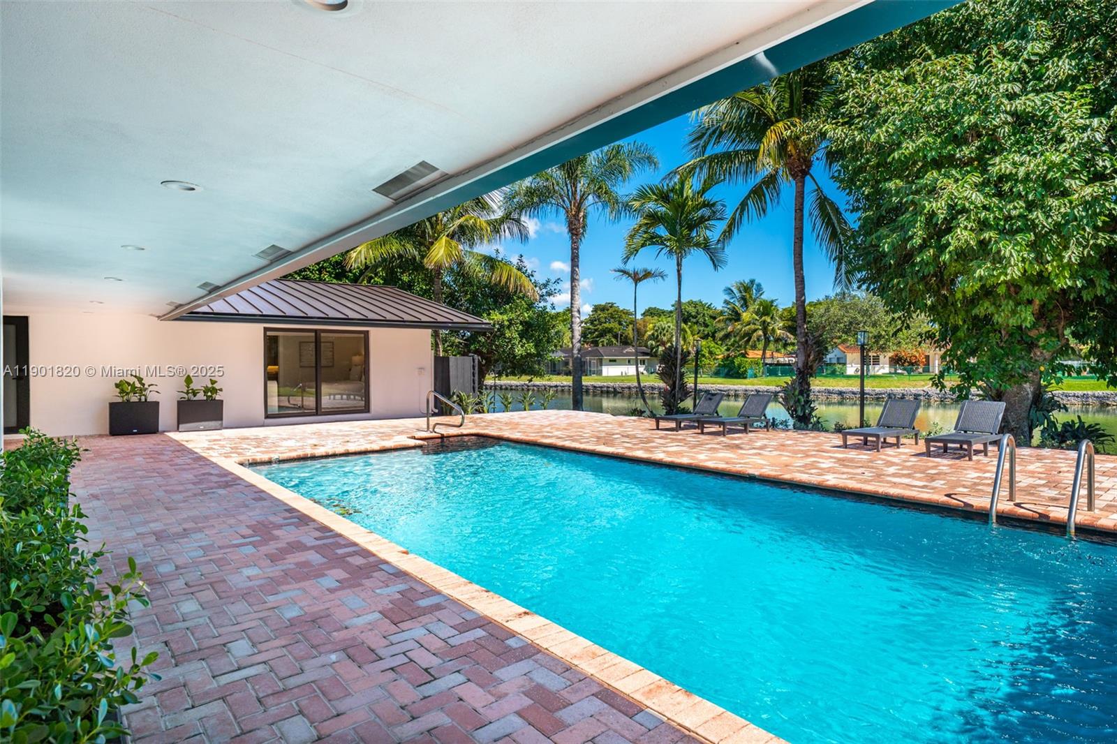 10945 SW 75th Ct, Pinecrest