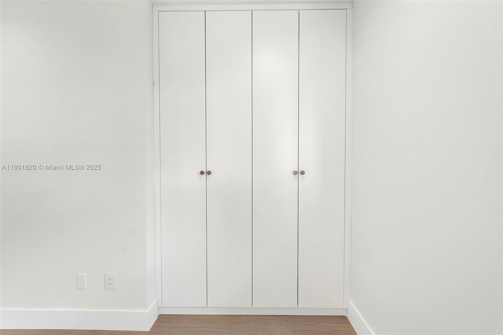 10945 SW 75th Ct, Pinecrest