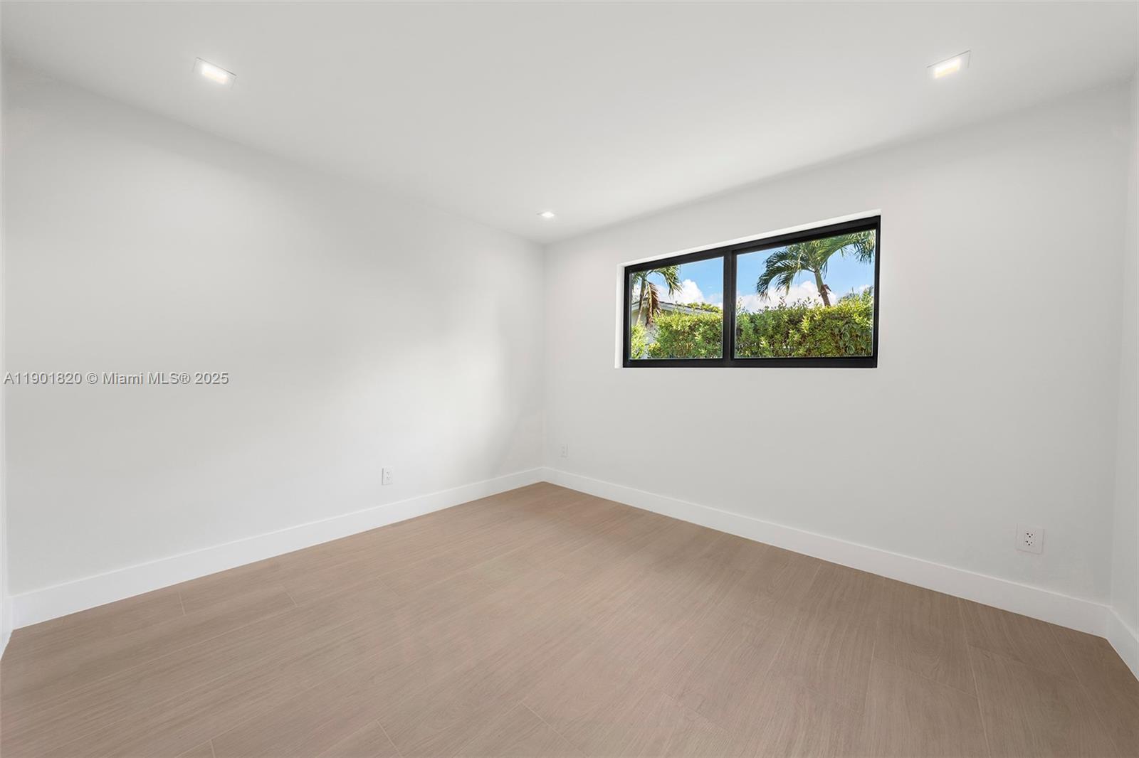 10945 SW 75th Ct, Pinecrest