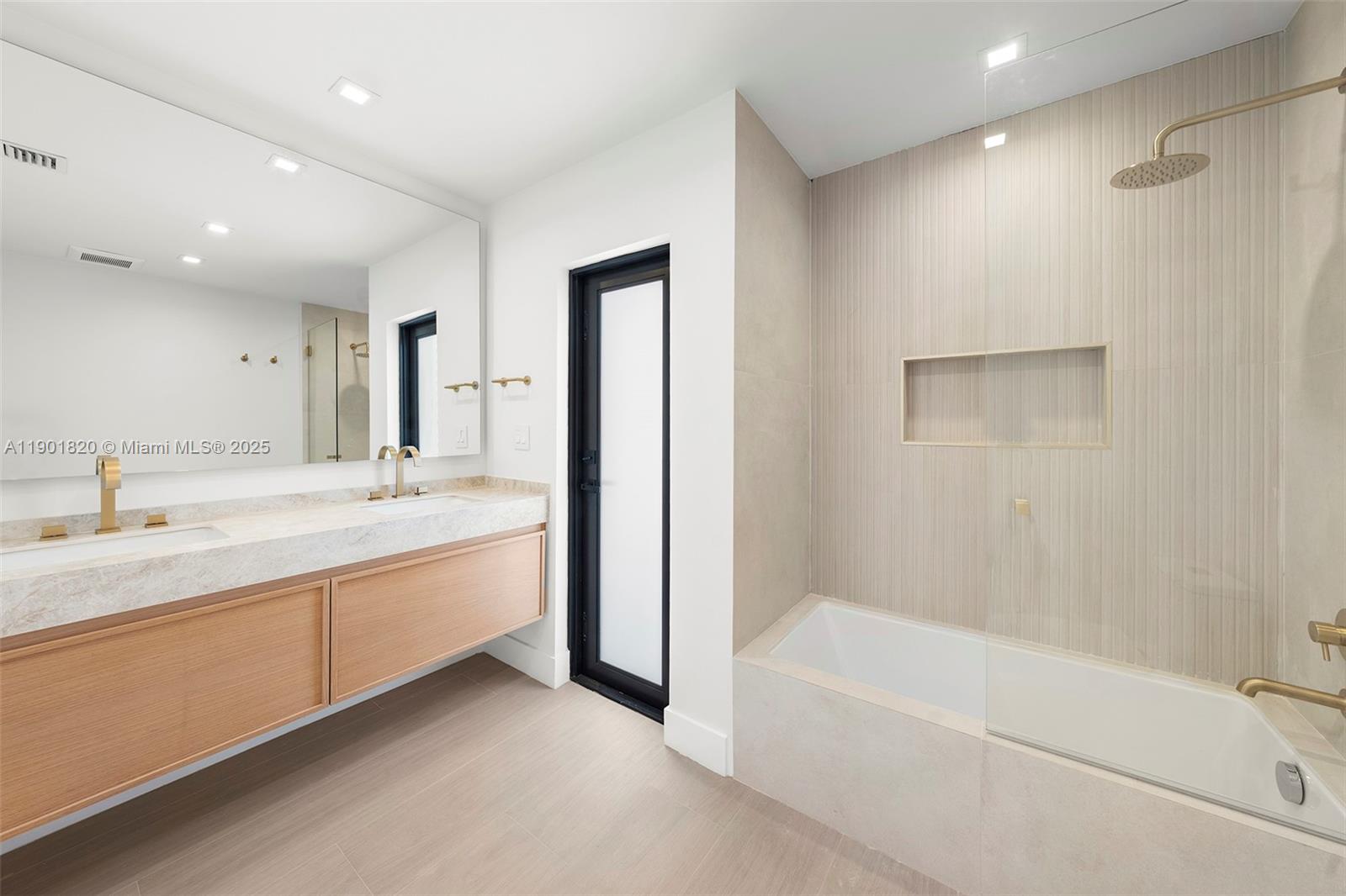 10945 SW 75th Ct, Pinecrest