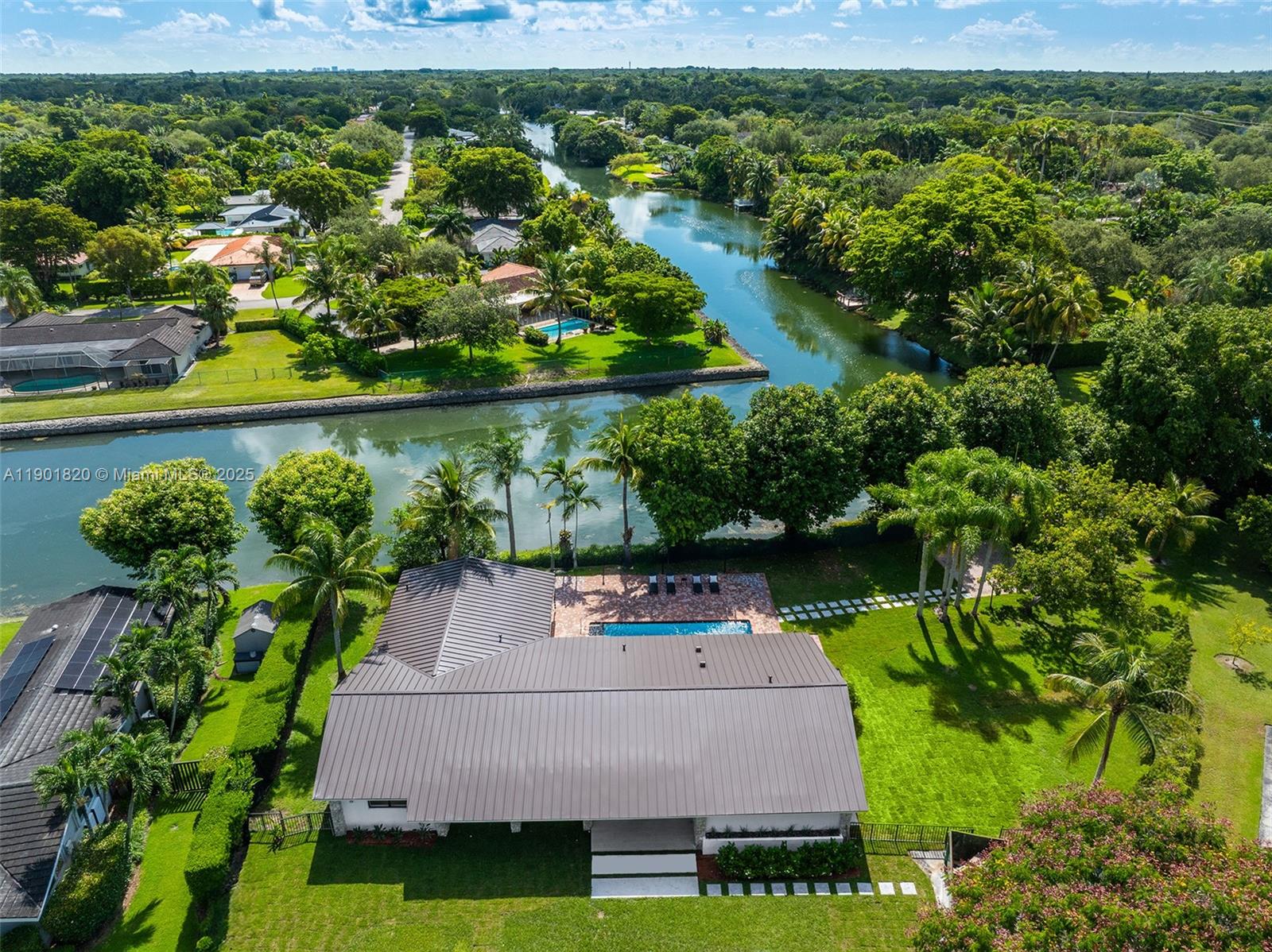 10945 SW 75th Ct, Pinecrest