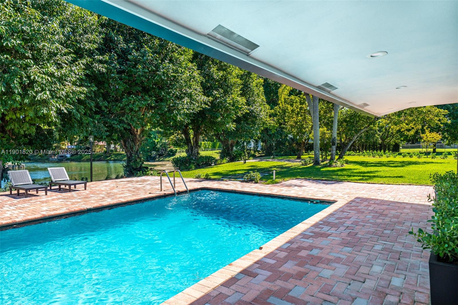 10945 SW 75th Ct, Pinecrest