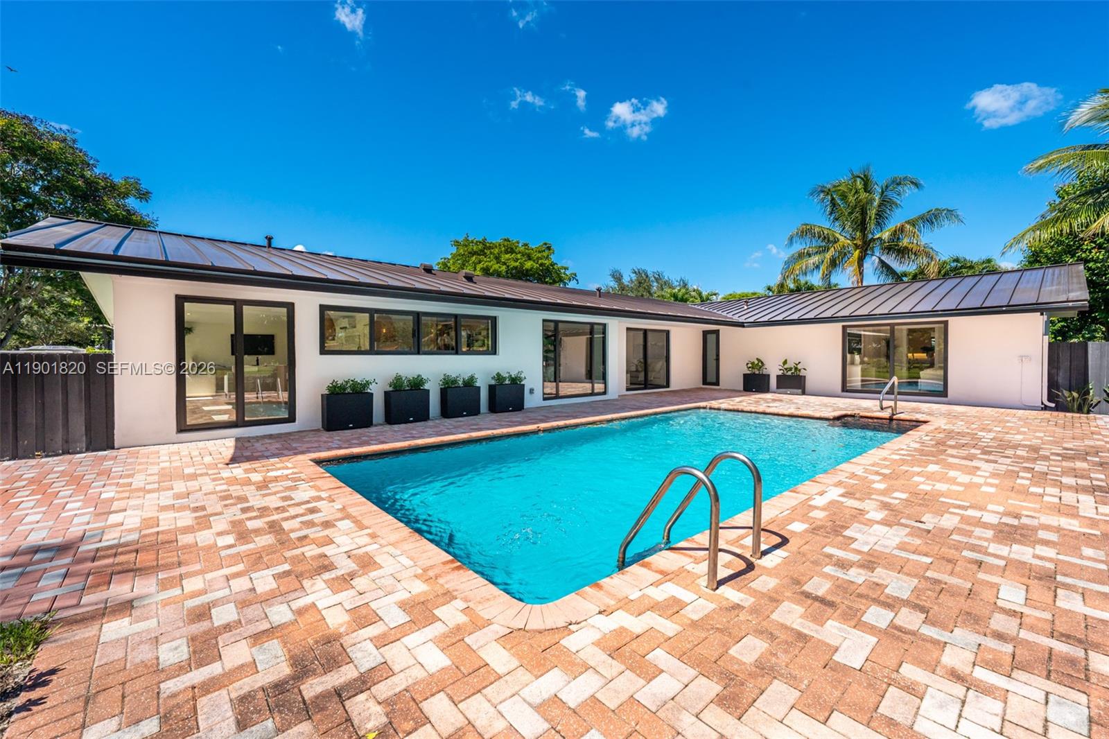 10945 SW 75th Ct, Pinecrest