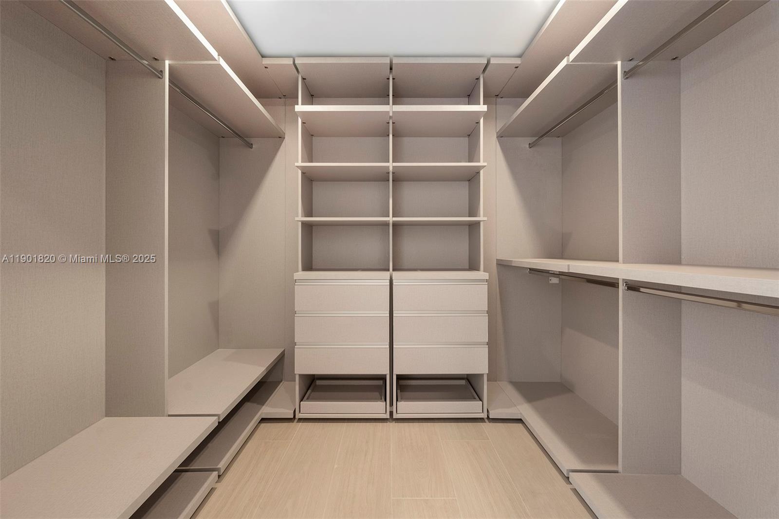 10945 SW 75th Ct, Pinecrest