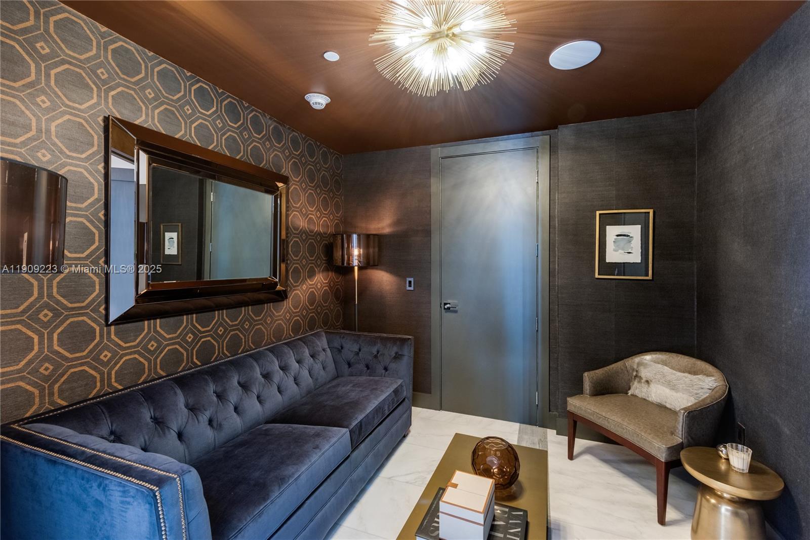 17475 Collins Ave # 701