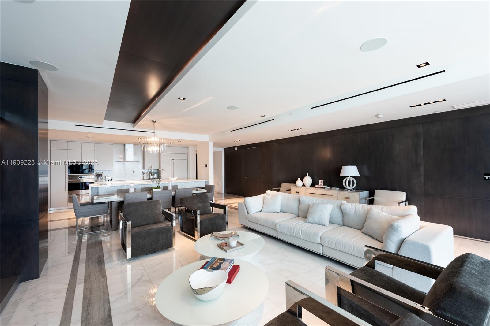 17475 Collins Ave # 701