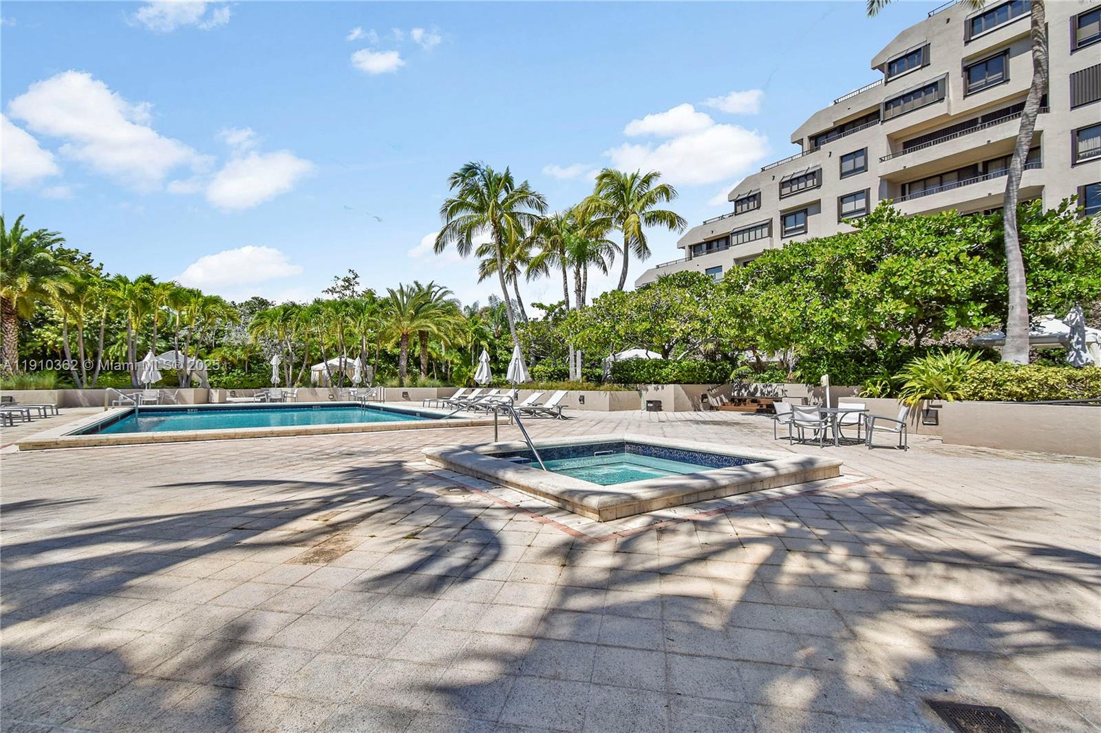 151 Crandon Blvd # 1136