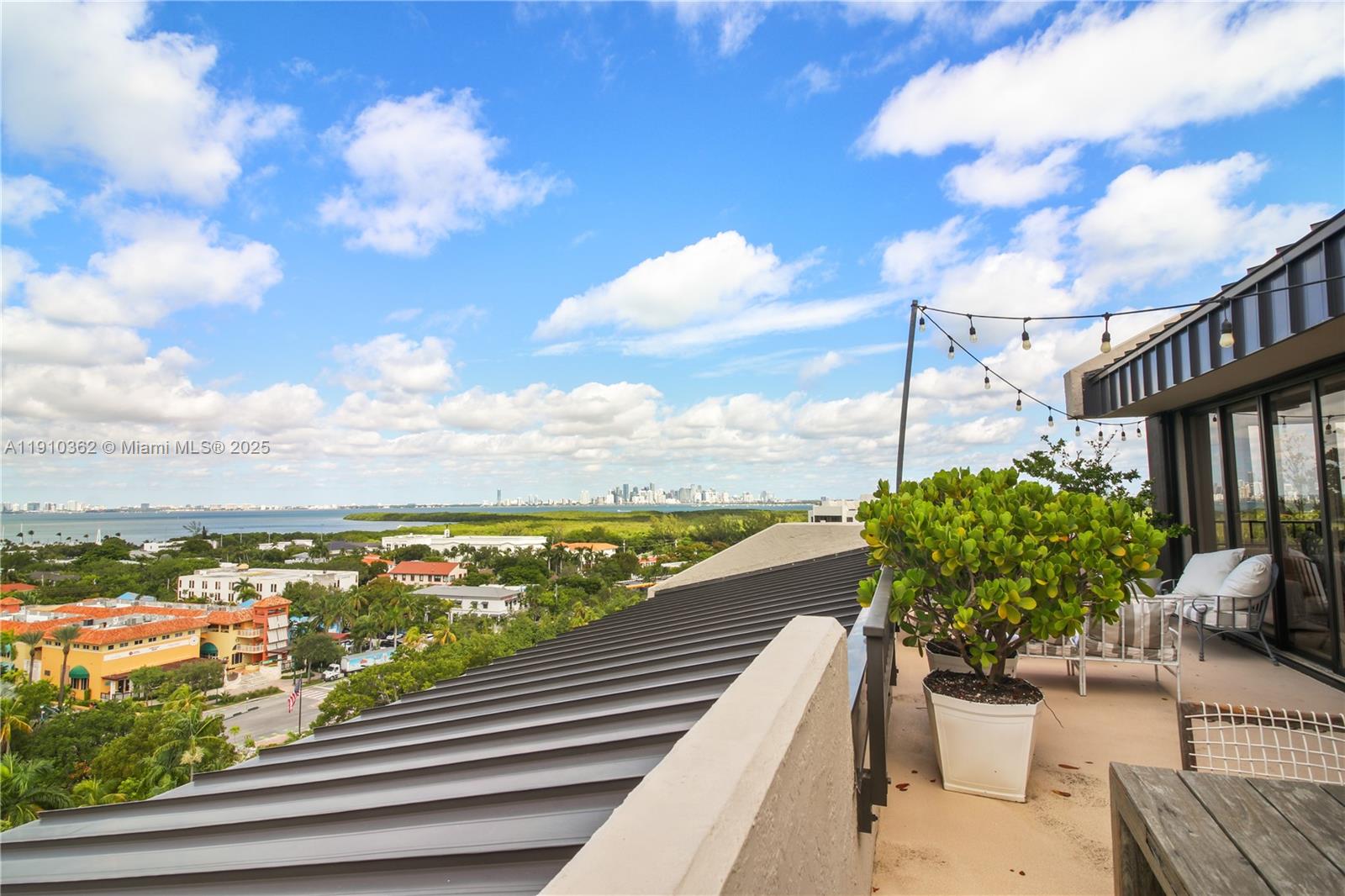 151 Crandon Blvd # 1136