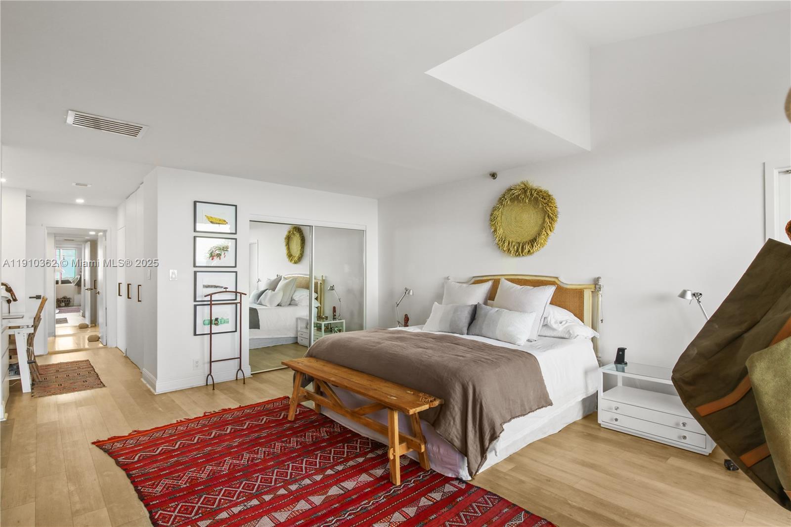 151 Crandon Blvd # 1136