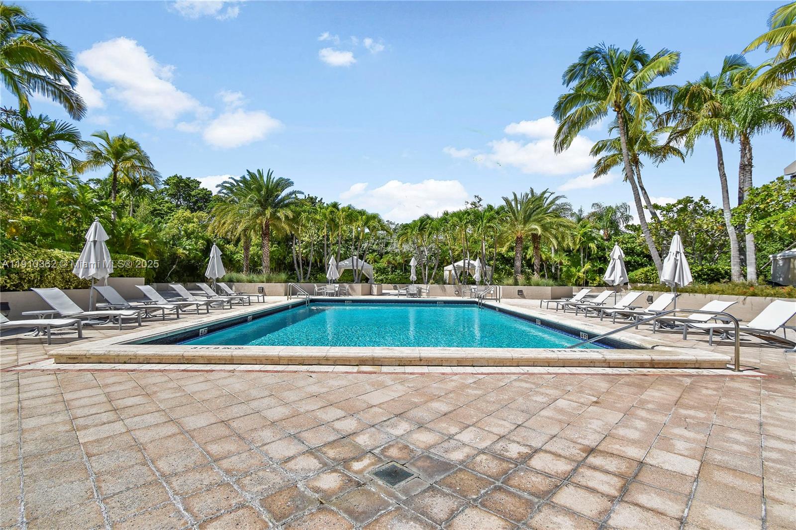 151 Crandon Blvd # 1136