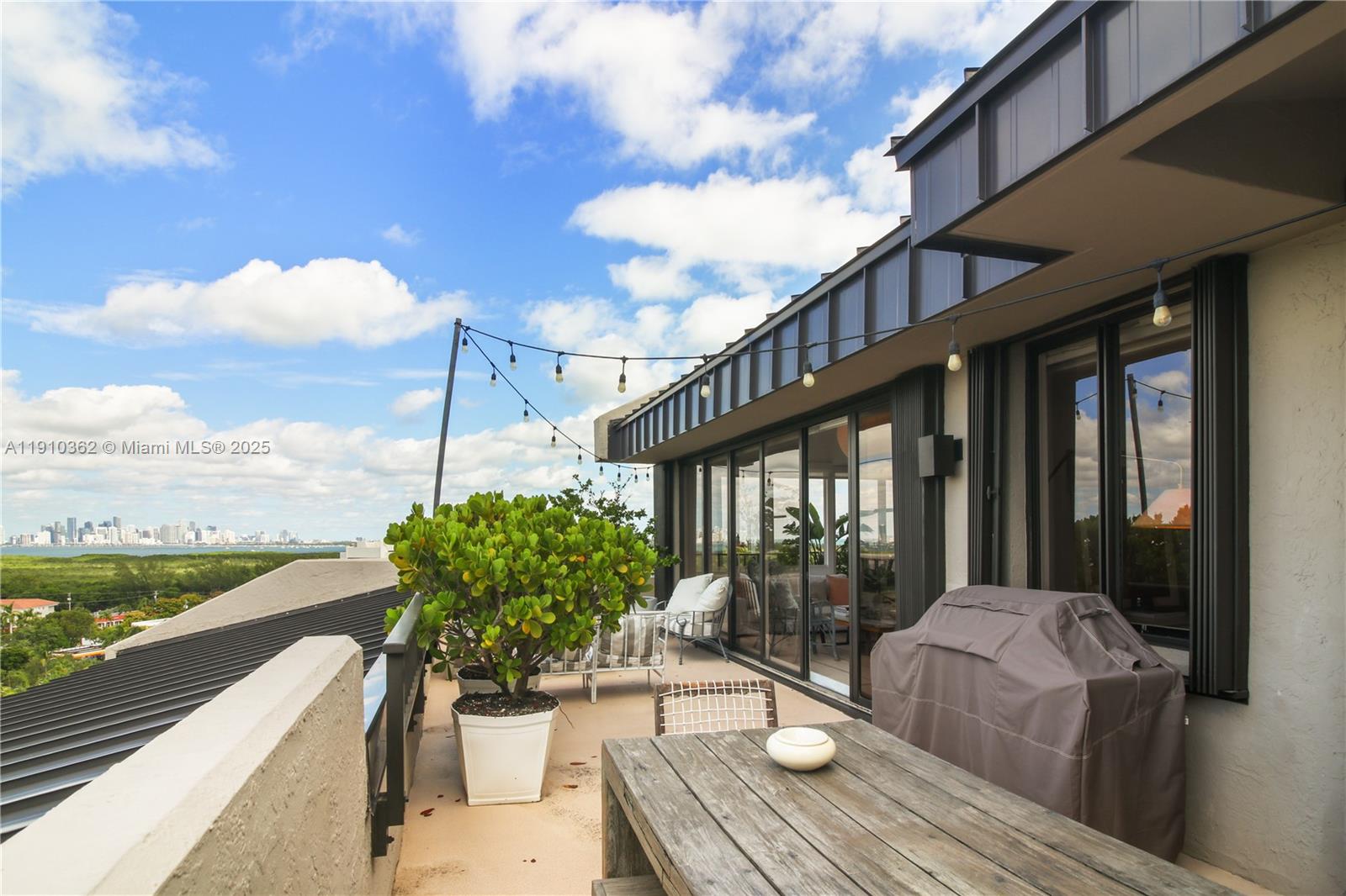 151 Crandon Blvd # 1136