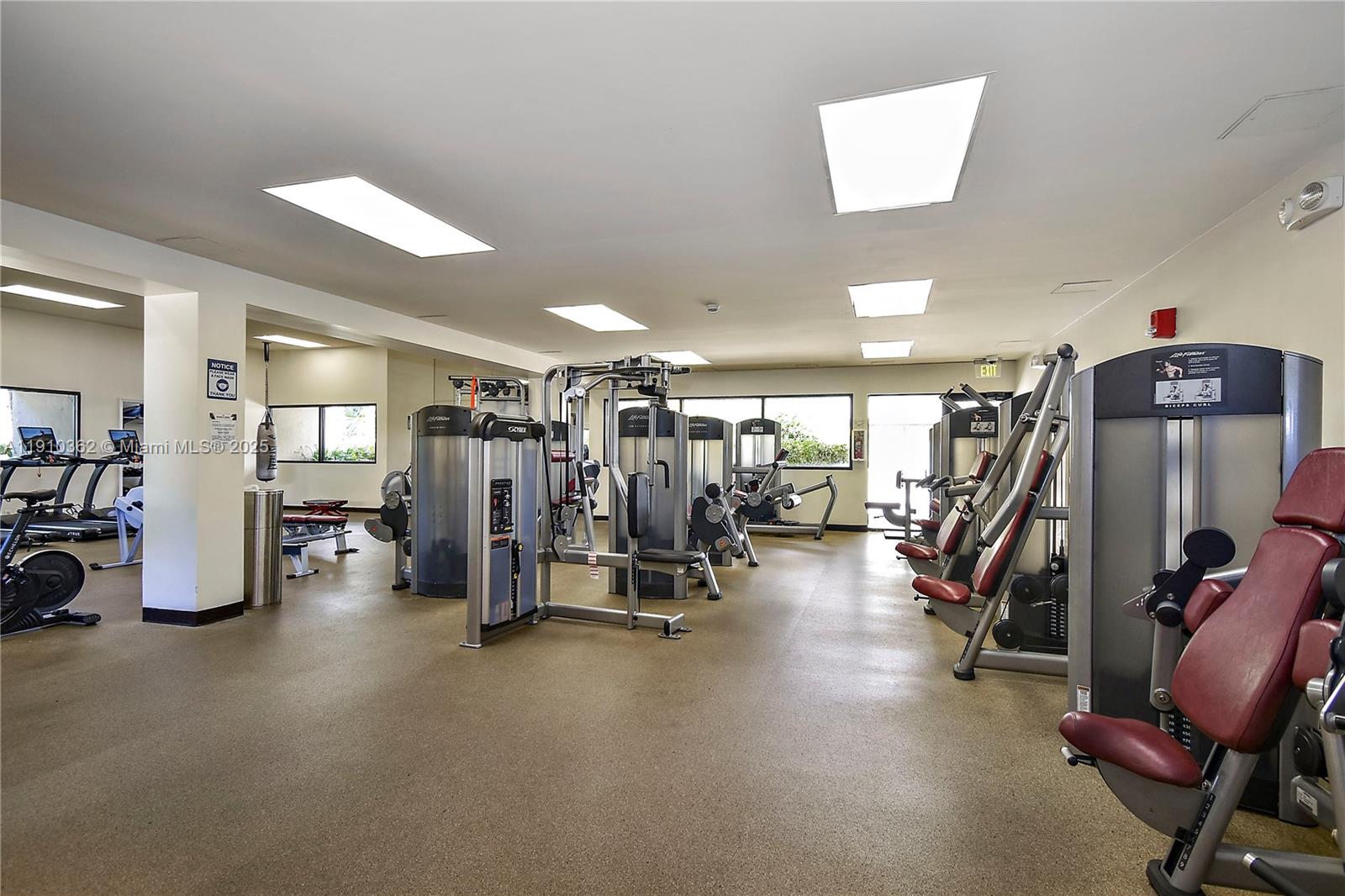 151 Crandon Blvd # 1136