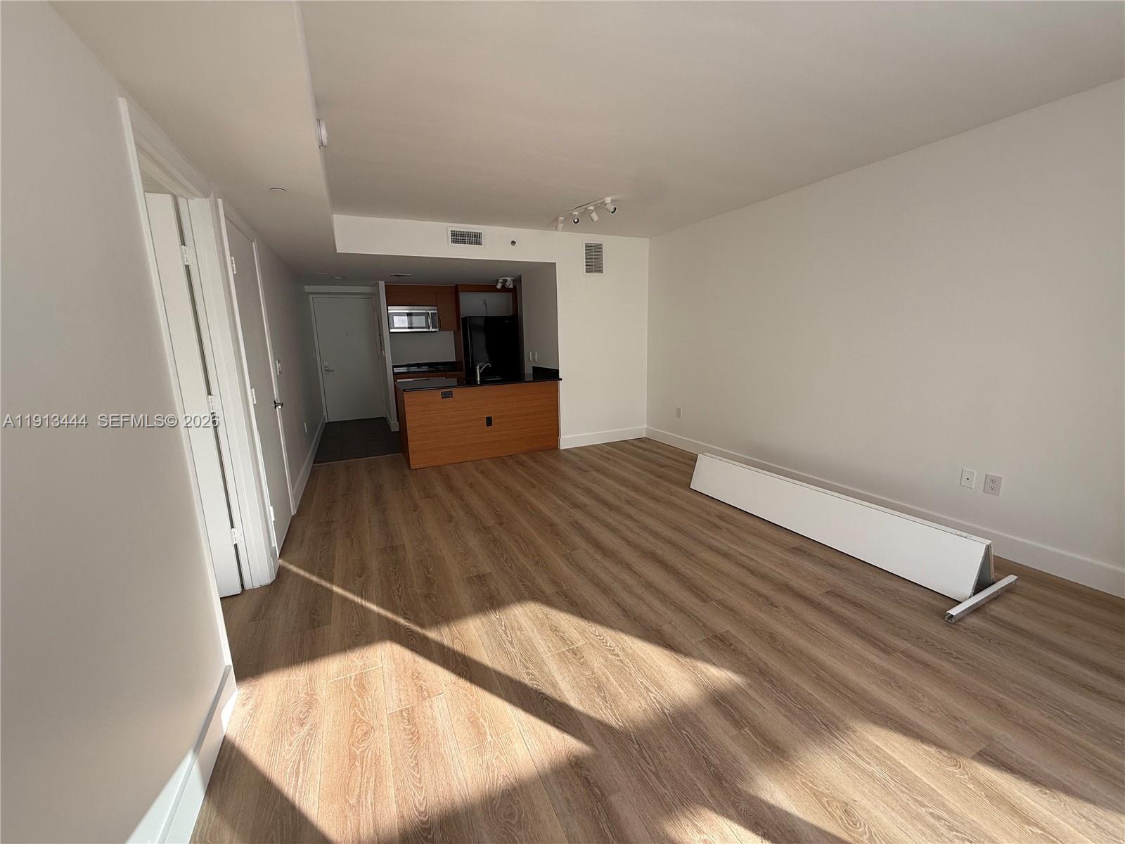 50 Biscayne Blvd # 4807