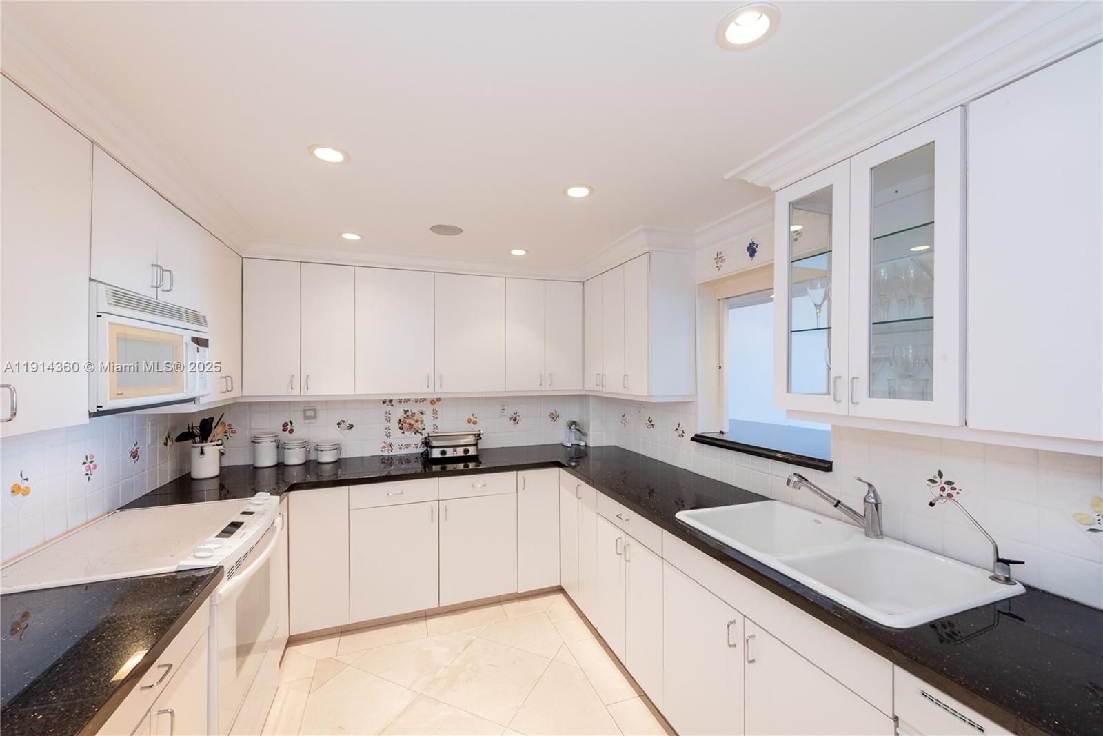 151 Crandon Blvd # 1036