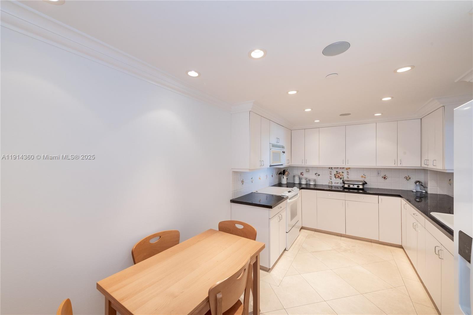 151 Crandon Blvd # 1036