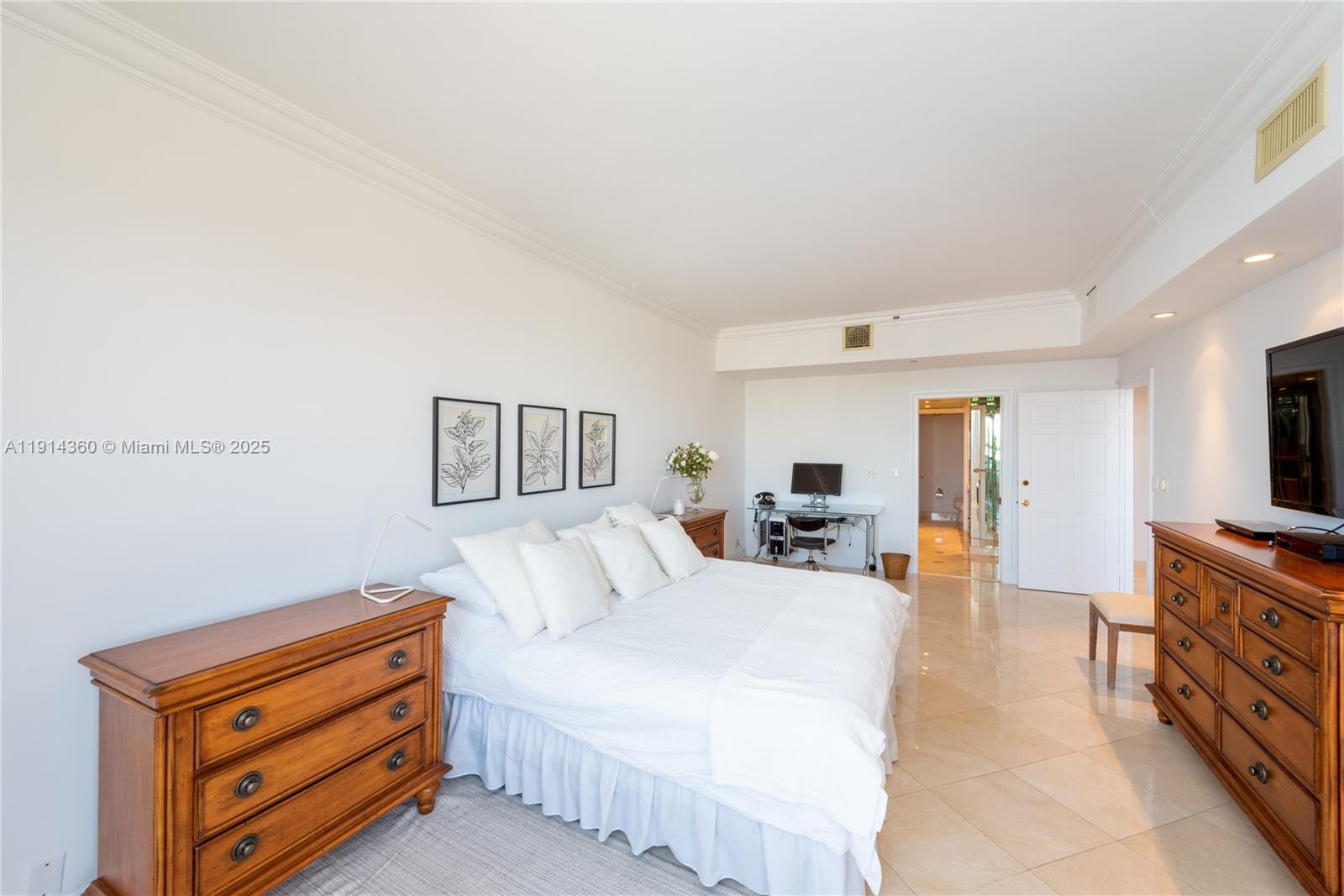 151 Crandon Blvd # 1036