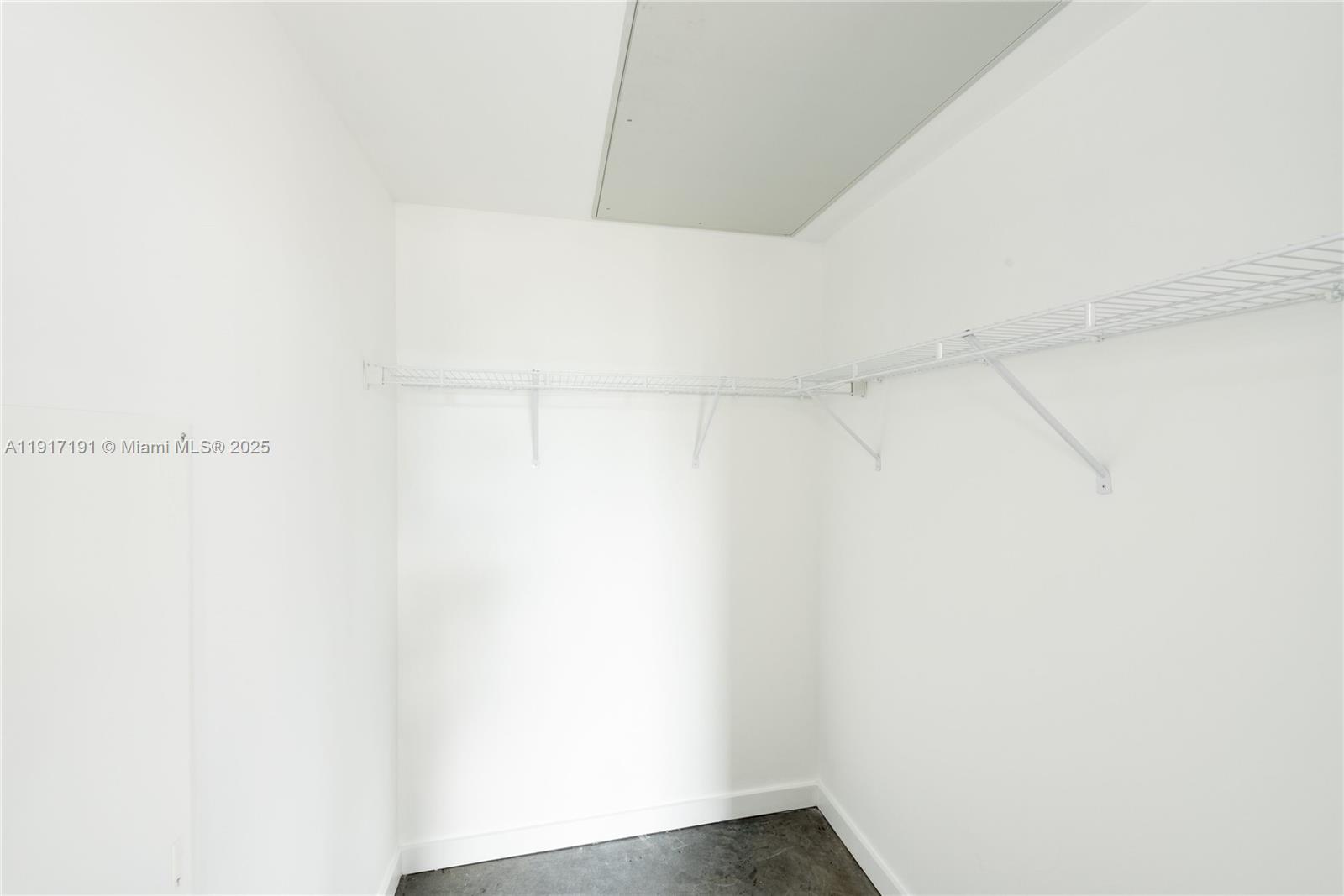 151 SE 1st St # 1709