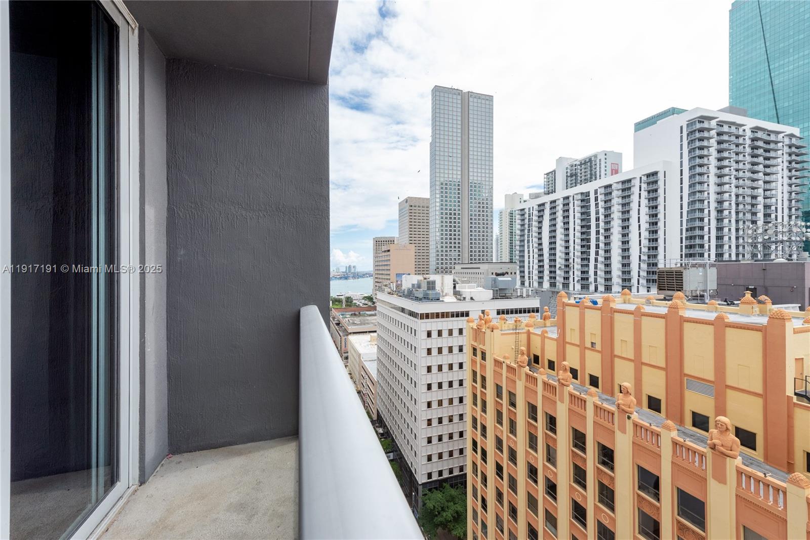 151 SE 1st St # 1709