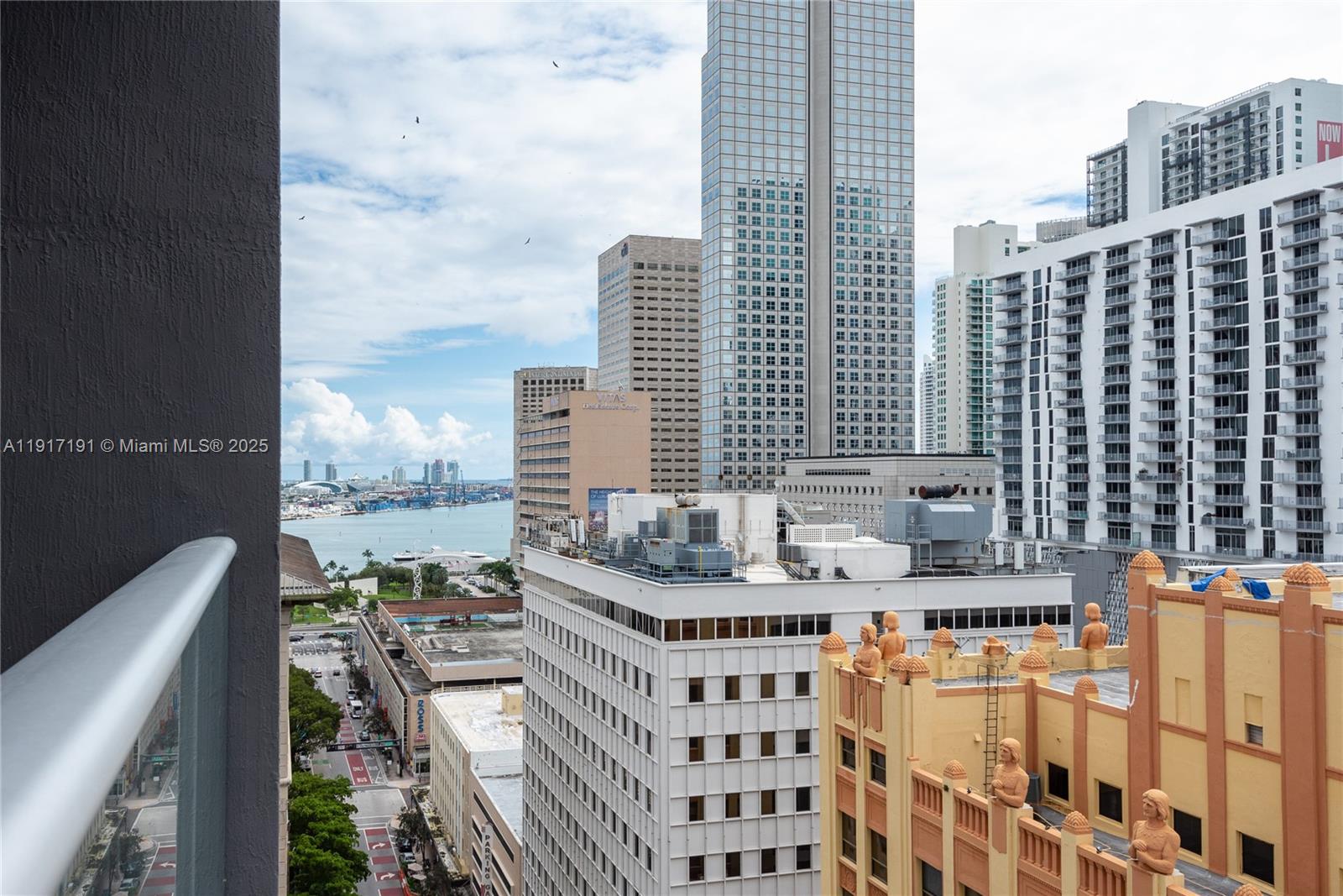 151 SE 1st St # 1709