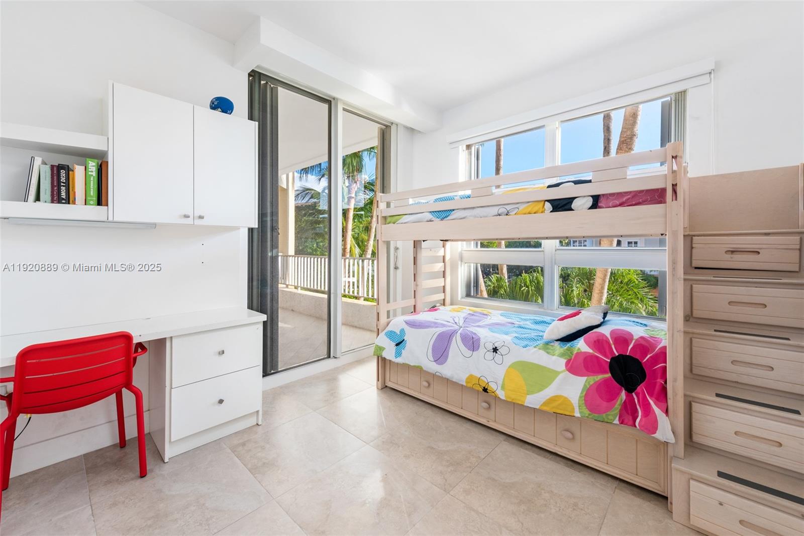 715 Crandon Blvd # 305