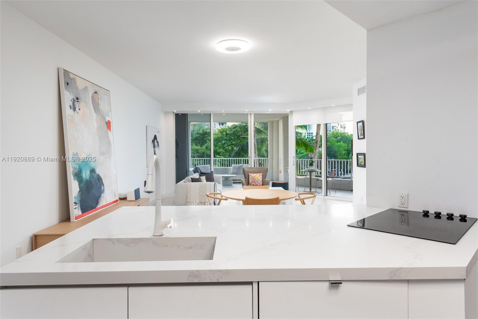 715 Crandon Blvd # 305